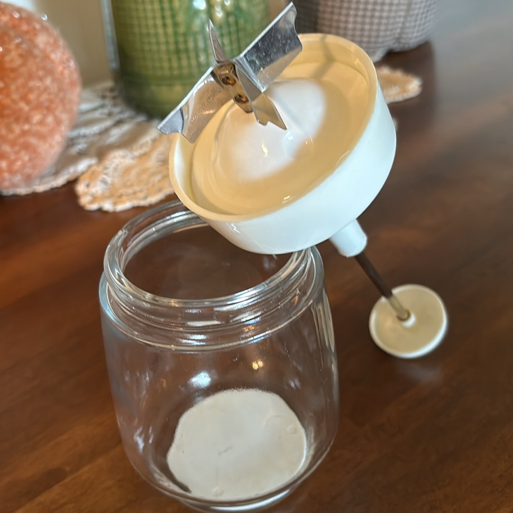 Vintage garlic/vegetable chopper - Picture 3 of 4